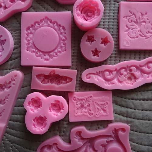 Silicone mold set like new
