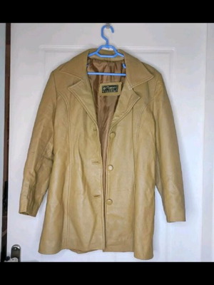 Leather beige jacket like new, slim fit, medium size