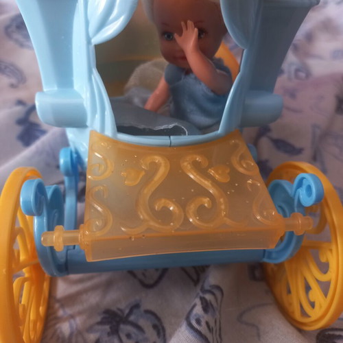 Cinderella Princess Carriage vintage playset with 2 mini dolls like new
