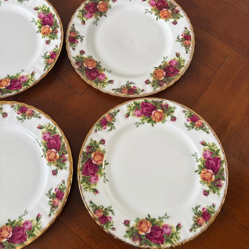Royal Albert Old Country Roses salad plates in excellent vintage condition, set of 6