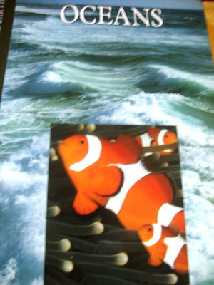 The Illustrated Library Oceans καινούργιο