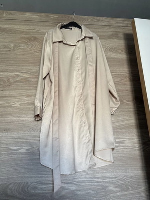Shein dress with long sleeves, size XL, like new, beige