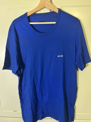 Hugo Boss T-shirt XXL blue like new