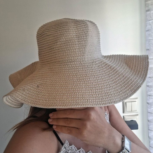 Beige women's hat used, size 57-58 large