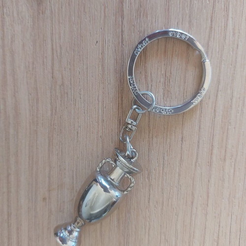Keychain in the shape of a cup by Cybet new