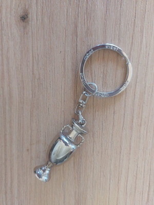 Keychain in the shape of a cup by Cybet new
