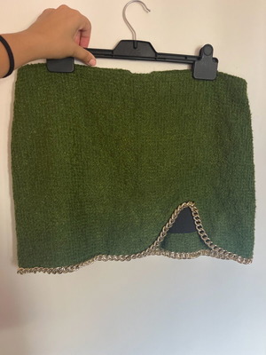 Φούστα Zara XL πράσινη με χρυσή αλυσίδα, σαν καινούργια