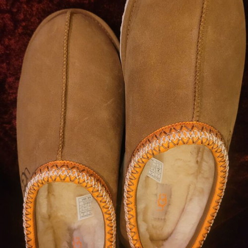 Ugg Tasman slippers size 45 new, brown and yellow