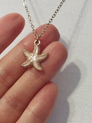 Minimal starfish pendant necklace new, gold tone