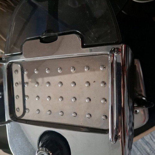 De'Longhi Scultura ECZ 351.W Espresso Machine like new, 1100W, 15 bar
