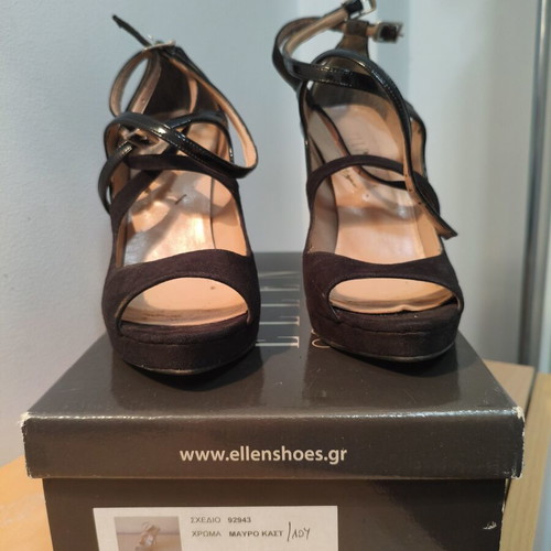 Ellen Shoes black suede sandals used, size 39, with straps and wedge
