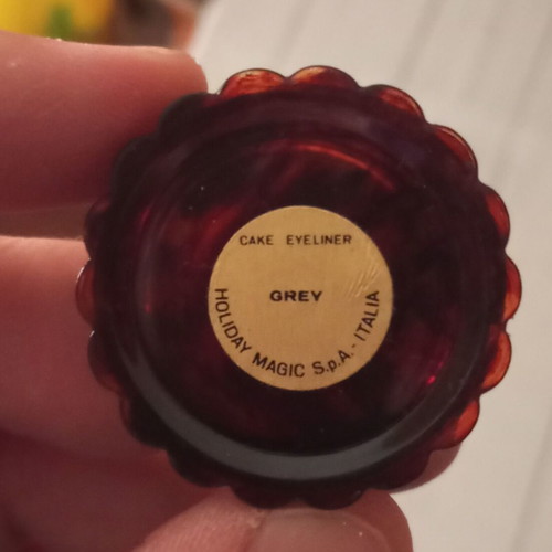 Vintage Holiday Magic Cake Eyeliner set, like new, grey shade
