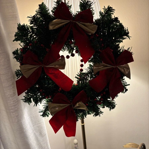 Christmas decorative wreath like new