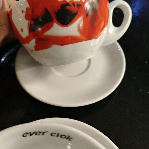 Set of two collectible hot chocolate cups like new