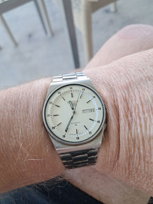 Seiko 5 Automatic wristwatch like new, white dial