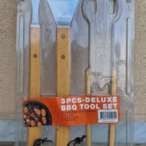 BBQ tool set of three with wooden handles new