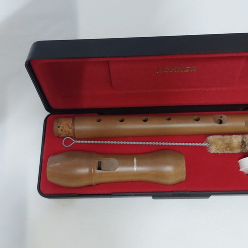 Hohner 9532 C-Sopran Wooden Recorder Like New with Case and Accessories