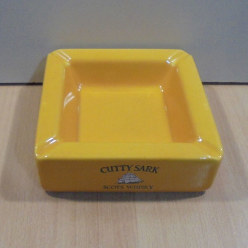 Cutty Sark Scots Whisky old promotional ceramic ashtray used
