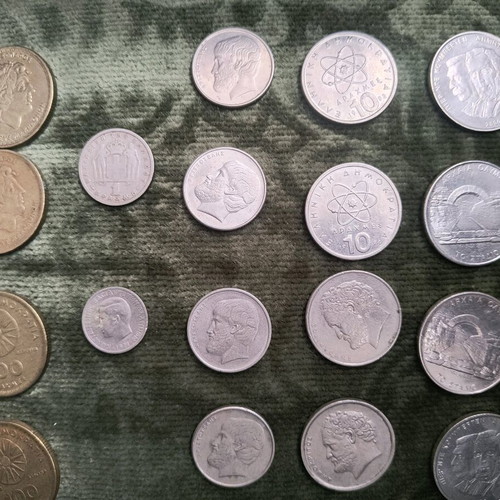 Coins like new, 18 collectible coins