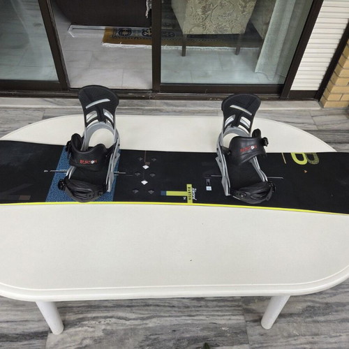 Burton Ripcord 154 snowboard with Burton Mission Reflex bindings used, size Medium, silver