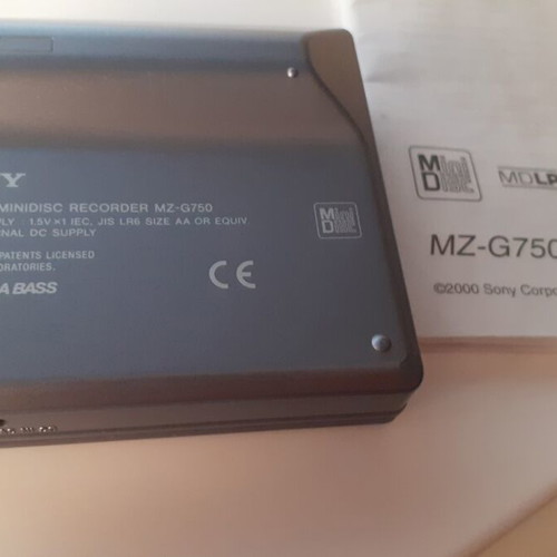Sony Minidisc Portable MZ G750 used with external wear
