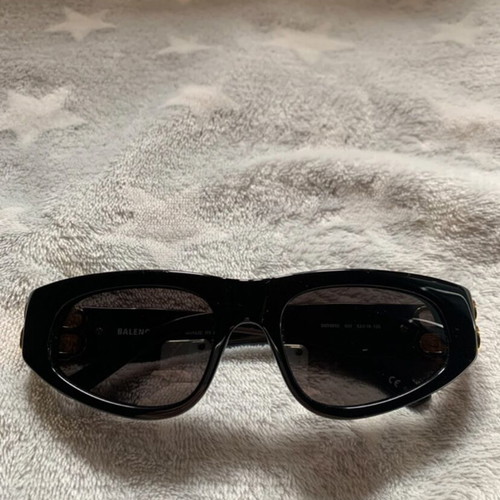 Balenciaga sunglasses like new