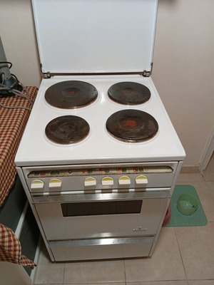 Κουζίνα Siemens μεταχειρισμένη, παλιά αλλά λειτουργικότατη