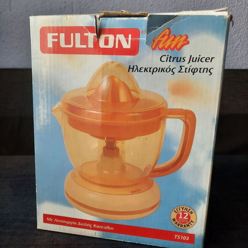 Fulton Electric Juicer like new, 1 liter capacity, dual direction