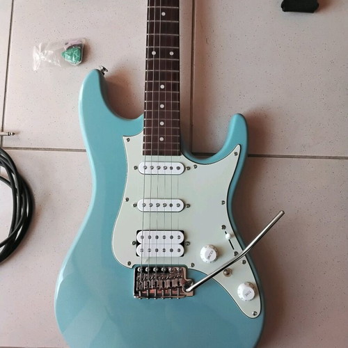 Ibanez AZES 40 like new guitar set with amplifier and pedalboard
