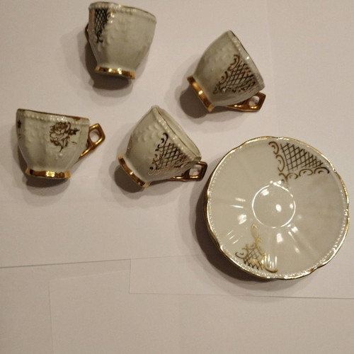 Vintage cups like new, set of 4 with saucers