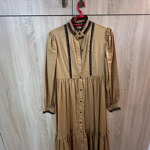 Nema dress used, size M, elegant, three-season
