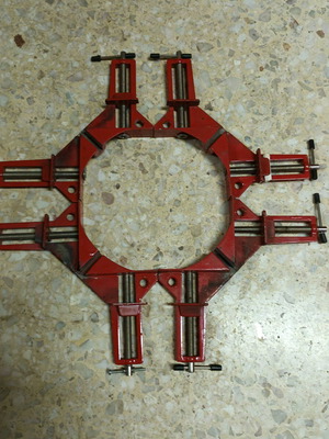 Aluminum clamps in circular arrangement like new, set of 4