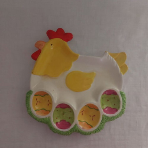 Easter ceramic egg holder 4 slots like new