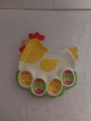 Easter ceramic egg holder 4 slots like new