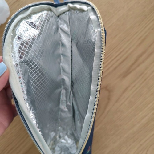 Insulated bag like new for water bottle or baby bottle