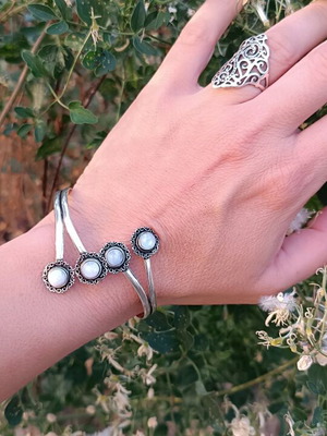 Statement silver-plated women's bracelet new with moonstone