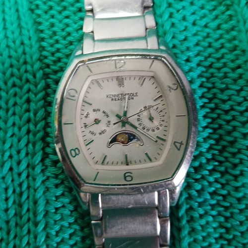 Men's watch used, needs service