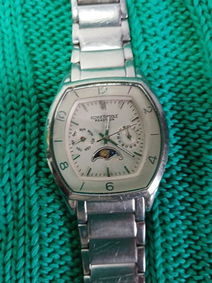 Men's watch used, needs service