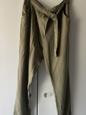 Bershka women's pants XL like new, olive color, quality fabric