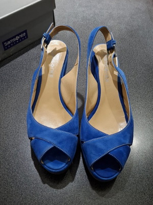 Samsonite Bahia Double Cover Crust Blue Suede Platform Sandals size 41 like new