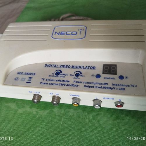 Antenna amplifier and RF video modulator used