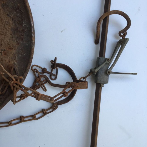 Iron scale used in good condition