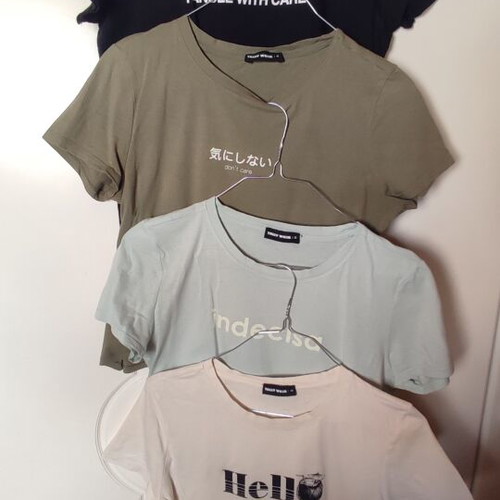 T-shirts set of 4 with prints like new, size S/M, colorful