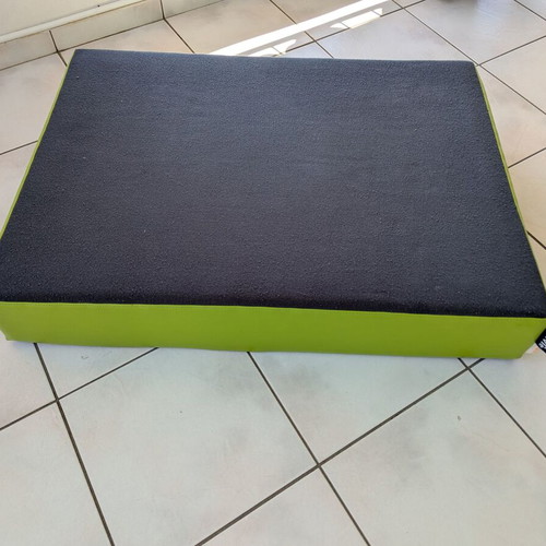 Indoor trampoline mat for kids, 97x70x16cm