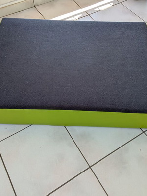 Indoor trampoline mat for kids, 97x70x16cm