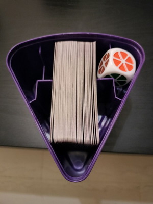 Trivial Pursuit Genius Edition 2003 σαν καινούργιο, μέγεθος τσέπης