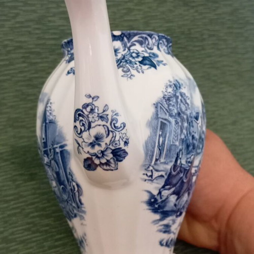 Vintage English teapot without lid, like new