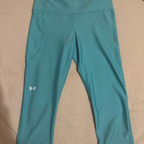 Under Armour 3/4 leggings like new, turquoise, size M