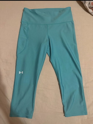 Under Armour 3/4 leggings like new, turquoise, size M