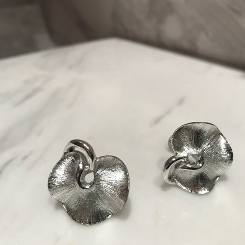 Lisner earrings silver vintage like new, screw back